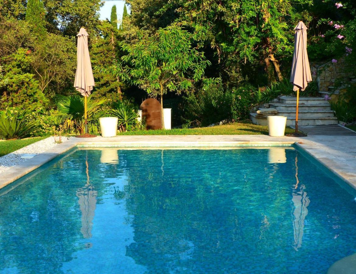 O Tilia D'Azur Bed & Breakfast โรกฟอร์-เลส์-แปงส์ ภายนอก รูปภาพ