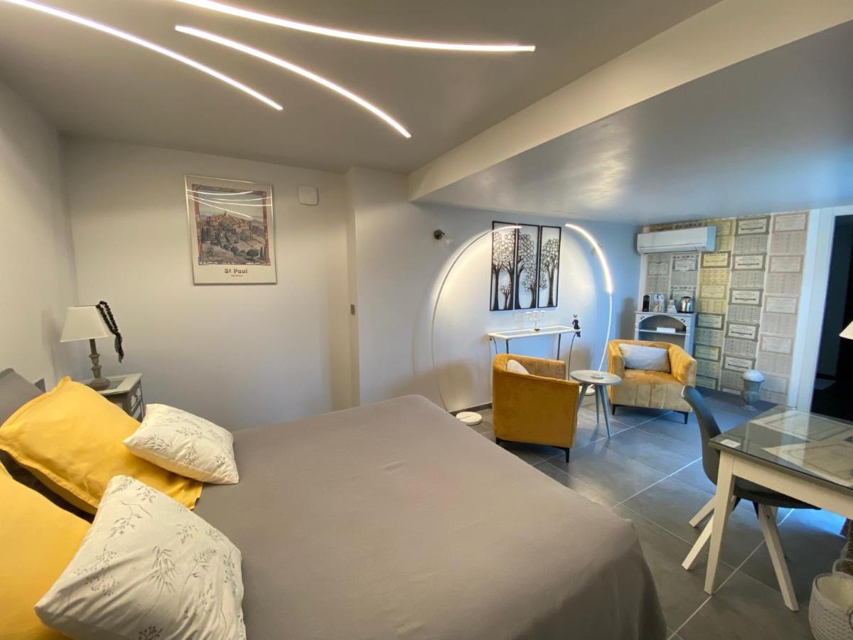 O Tilia D'Azur Bed & Breakfast โรกฟอร์-เลส์-แปงส์ ภายนอก รูปภาพ